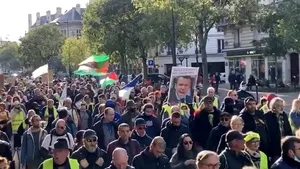 Proteste anti-vaccinare obligatorie şi anti-permis sanitar în mai multe ţări din lume. Zeci de mii de oameni au ieşit în stradă în Europa, SUA şi Australia