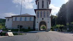 Drumul către Mănăstirea Nicula a fost reabilitat înainte de pelerinajul a mii de credincioși