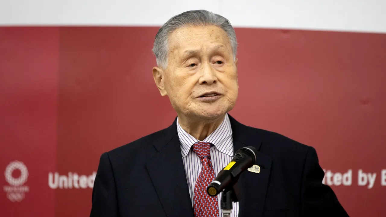 Preşedintele Comitetului Olimpic Japonez a declanşat un scandal de aploare după ce a sugerat că timpul acordat femeilor să vorbescă ar trebui redus, deoarece vorbesc prea mult