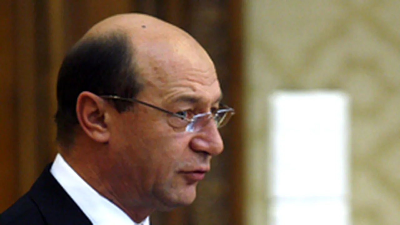 Băsescu: Îl avertizez pe ministrul Meleşcanu că se apropie de abuz în serviciu