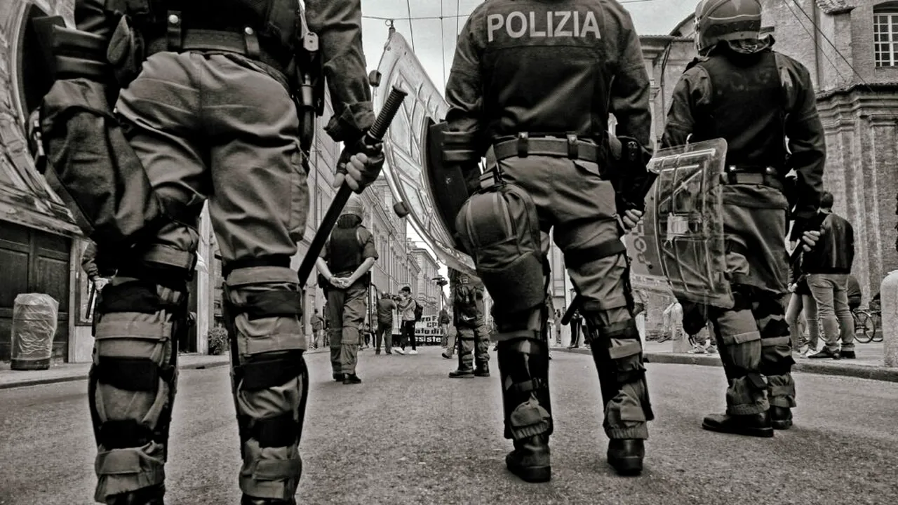 Scandal lângă Colosseum: un român a atacat doi polițiști și a încercat să evadeze. A primit o amendă uriașă