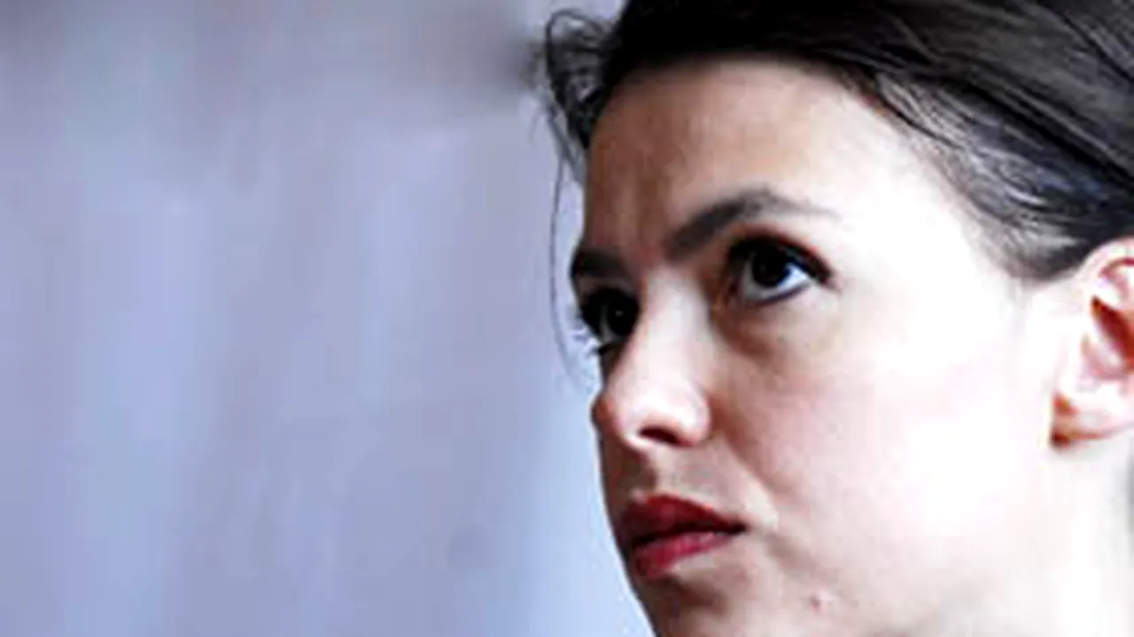 Gândul: Laura Vasiliu, acuzată de trafic de minori, nu figurează în baza Interpol