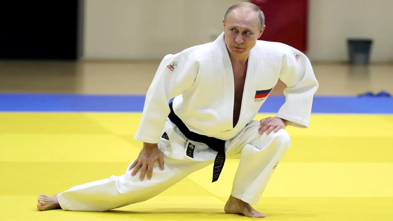 Moscova îi răspunde lui Musk: „Eşti prea tânăr pentru a concura cu Putin”

