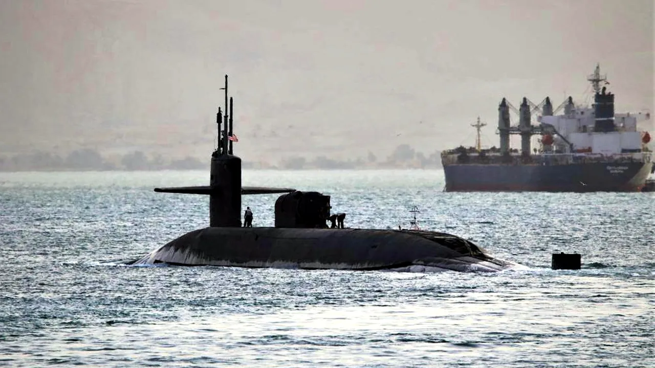 Forţele navale iraniene raportează un incident cu un submarin militar american