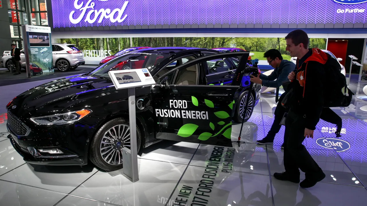 Ford concediază 4.000 de angajaţi în Europa, pe fondul cererii slabe pentru vehicule electrice
