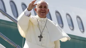 Papa Francisc în România, schimbari în program. Suveranul Pontif va fi întâmpinat de către Klaus Iohannis la aeroport. Preşedintele participă la slujbele dedicate fiecărui cult