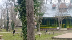 Muzeul Satului trece la orarul de vară. Ce program are de Paște și în ce zile este închis