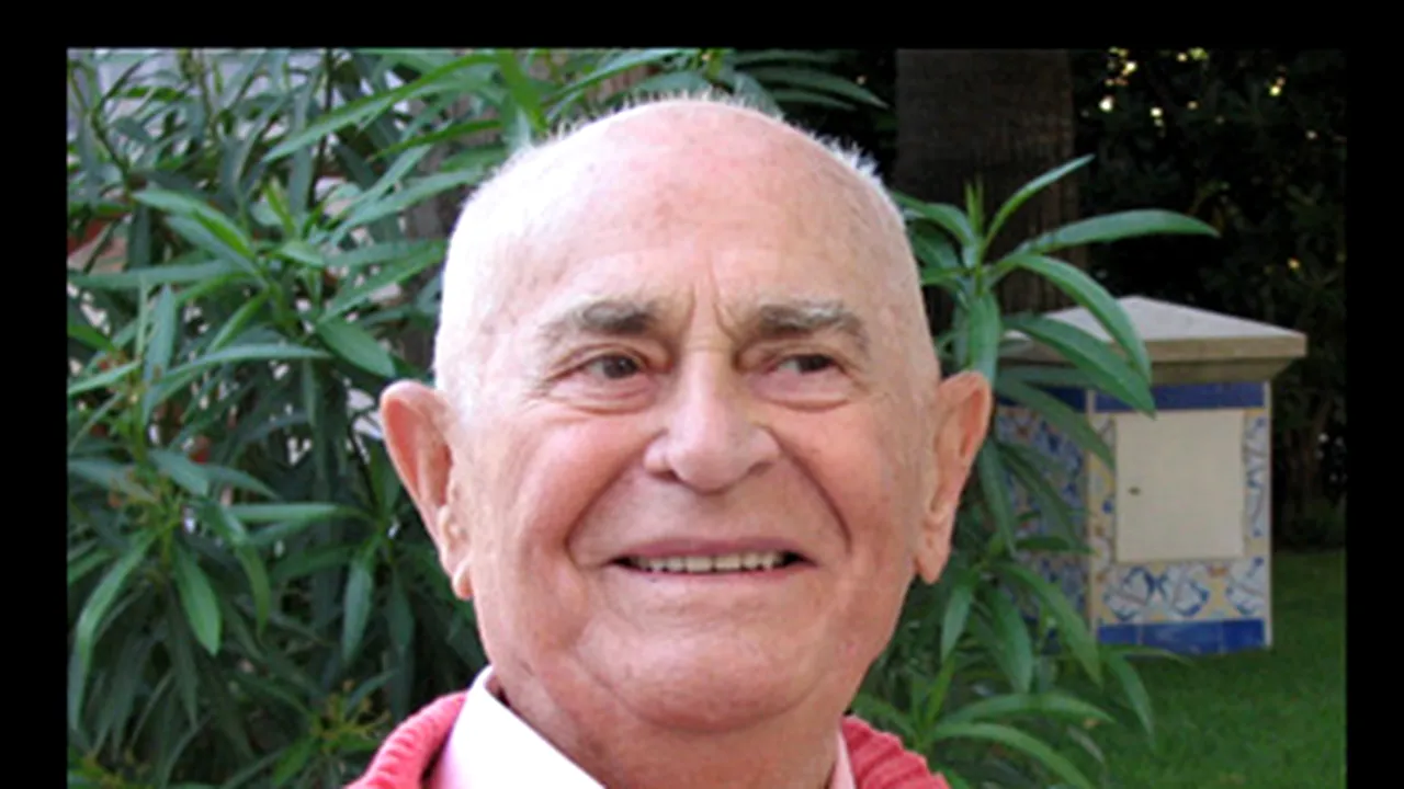 Trupul neînsufleţit al lui Iosif Constantin Drăgan, depus duminică la Universitatea Europeană Lugoj