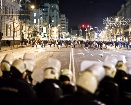 RETROSPECTIVĂ MEDIAFAX 35. 2012 – Proteste ample în Piața Universității. Guvernul Boc demisionează. Băsescu, supus unui nou referendum de demitere