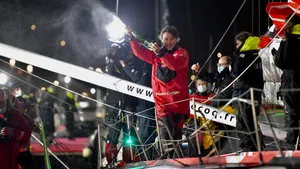 Cursa Vendee Globe la yachting a fost câştigată de ocupantul locului doi. A primit bonus pentru altruism

