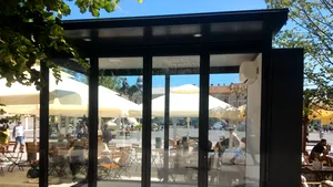 FOTO Cluj-Napoca: Două chioşcuri de peste 65.000 de euro, instalate în oraş. PSD cere control 