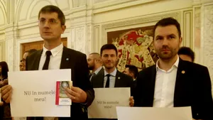 Protest USR la Parlament. Deputaţii, la discuţii cu Dragnea în biroului lui | FOTO, VIDEO