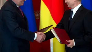Rusia a semnat un acord cu Osetia de Sud. NATO condamnă încălcarea suveranităţii Georgiei