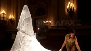 Rochia de mireasă a lui Kate Middleton, la Buckingham. Ce venituri atrage
