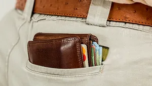 RETROSPECTIVĂ | Salariile şi pensiile au crescut, în medie, cu 15% în 2019