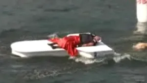 O tânără s-a accidentat după ce a căzut cu un pian în Dâmboviţa, la Red Bull Flugtag - VIDEO