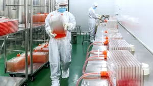 Criza sacilor de plastic ameninţă producţia de vaccinuri. De ce sunt atât de importanţi