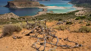 Reguli noi pentru celebra plajă Balos din Grecia. Accesul turiștilor ar putea fi limitat pe intervale orare