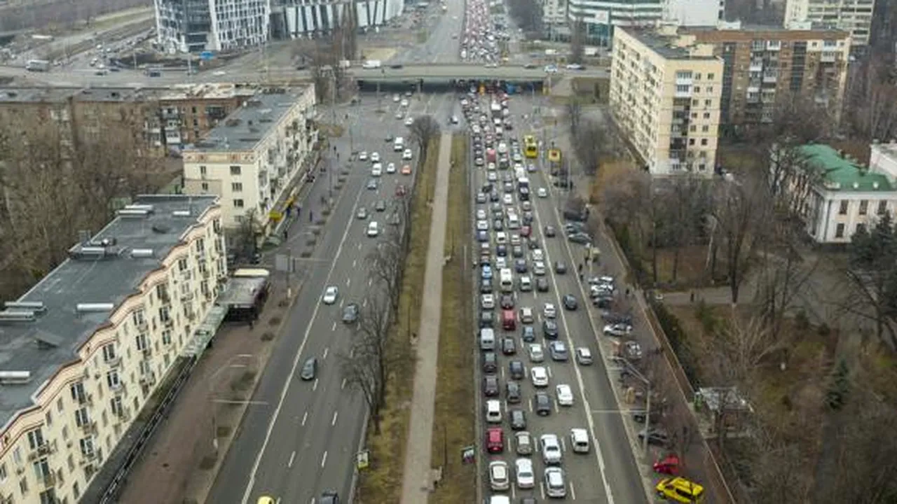 ONU: Invazia ar putea determina 5 milioane de ucraineni să fugă în străinătate. Moldova, România şi Polonia au început deja să primească oameni