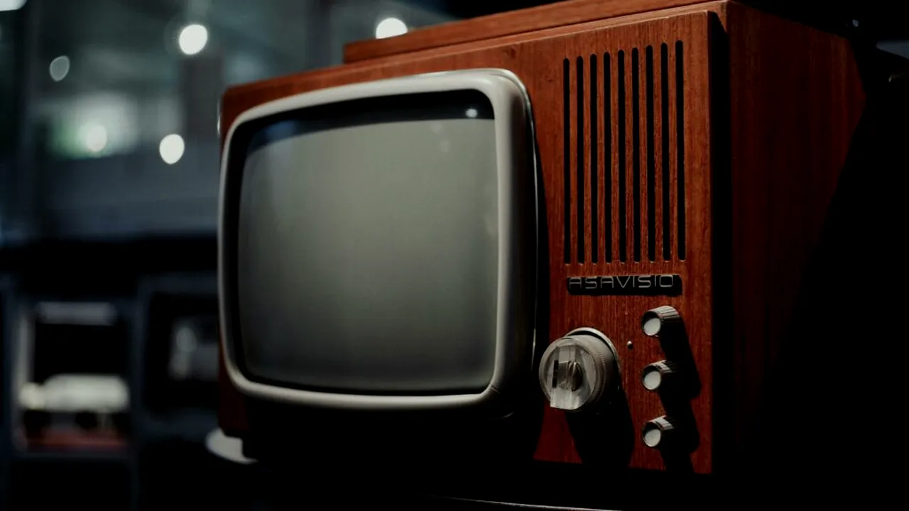 Seara în care televiziunea s-a oprit. Ce vedeau românii la televizor când a început cutremurul din 1977