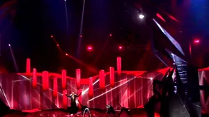 EUROVISION 2013: Cezar Ouatu, ţinută extravagantă pe scena de la Malmo. Cum va fi îmbrăcat reprezentantul României în finala concursului - VIDEO