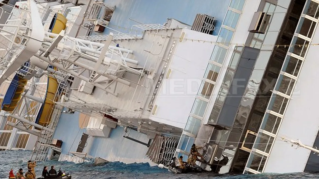 NAUFRAGIUL COSTA CONCORDIA - Căpitanul a părăsit nava când echipajul încerca să salveze pasagerii: 