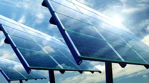 Raport: 11 oraşe din România pot economisi peste 4 milioane euro anual utilizând energie fotovoltaică