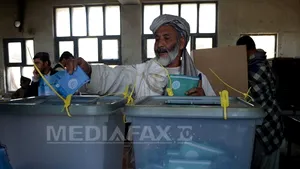 Observatorii UE au denunţat întreruperea serviciului SMS în timpul alegerilor prezidenţiale afgane