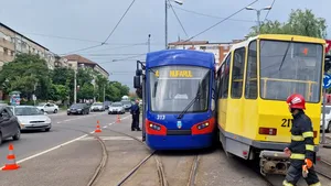 Accident între două tramvaie, în Oradea