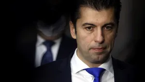 Bulgaria va lua în considerare cererea Ucrainei de a repara maşini militare grele