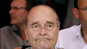Fostul preşedinte francez Jacques Chirac, spitalizat la Paris din cauza unei infecţii pulmonare