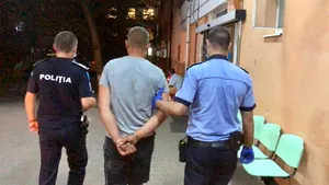 Poliţia Capitalei: Un poliţist a fost rănit în timpul unei intervenţii de imobilizare a doi bărbaţi