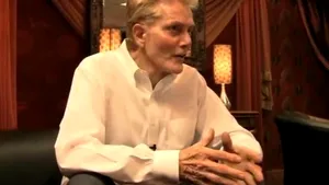 Compozitorul Bob Crewe, coautor al hitului 