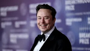 Elon Musk a anunțat că Tesla a testat pe străzi publice modele complet autonome fără incidente