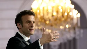 Macron merge în Qatar: E nevoie de dublarea eforturilor pentru un nou armistiţiu Israel - Hamas