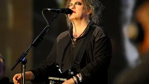 The Cure anunţă primul cântec nou din ultimii 16 ani, Alone. Când va fi lansat