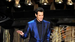 Iubita lui Jim Carrey a murit. Tânăra s-ar fi sinucis după ce actorul ar fi părăsit-o 