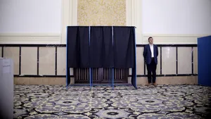 INCIDENTE ALEGERI 2019 | Problemă medicală la o secţie din Galaţi, un preşedinte de şecţie înlocuit la Bistriţa/ Stampilă dispărută, la Focşani/ Avertisment MAI pentru posibile erori în operarea tabletelor din secţii