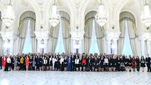 Iohannis, către tinerii magistraţi: Debutaţi în profesie când sistemul se confruntă cu o instabilitate