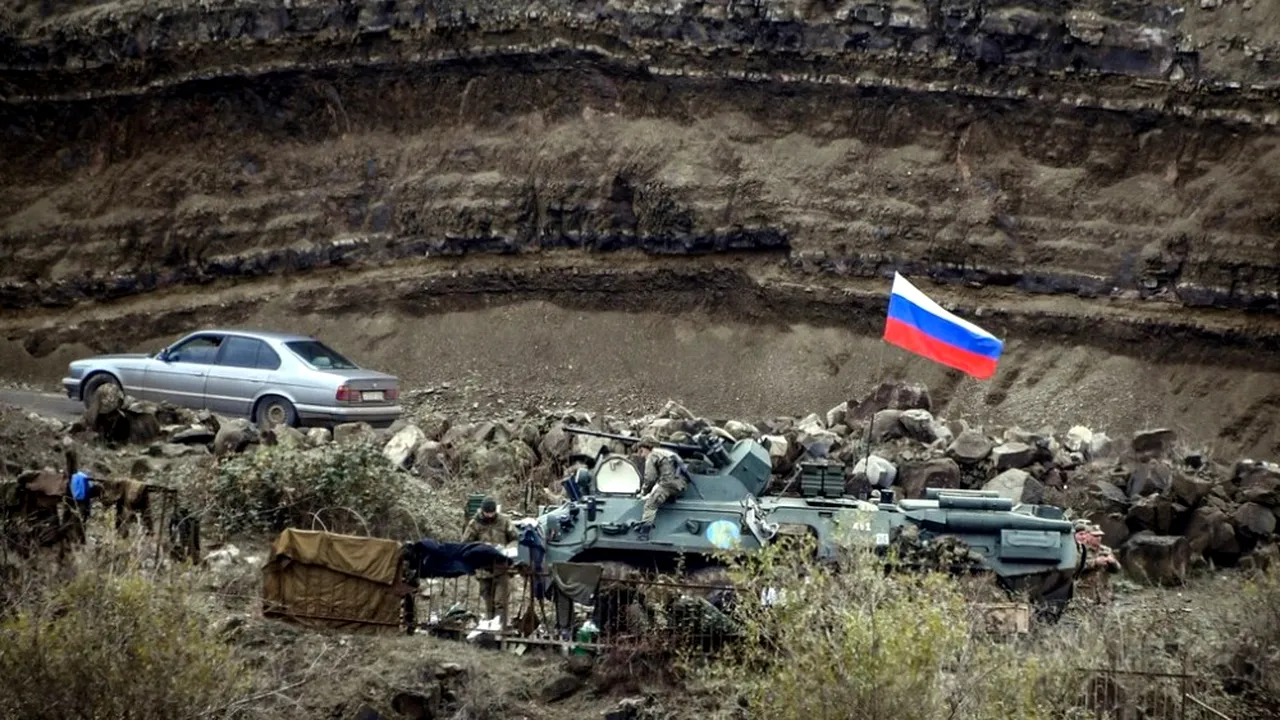 Rusia a detaşat efective de menţinere a păcii în oraşul Stepanakert din Nagorno-Karabah