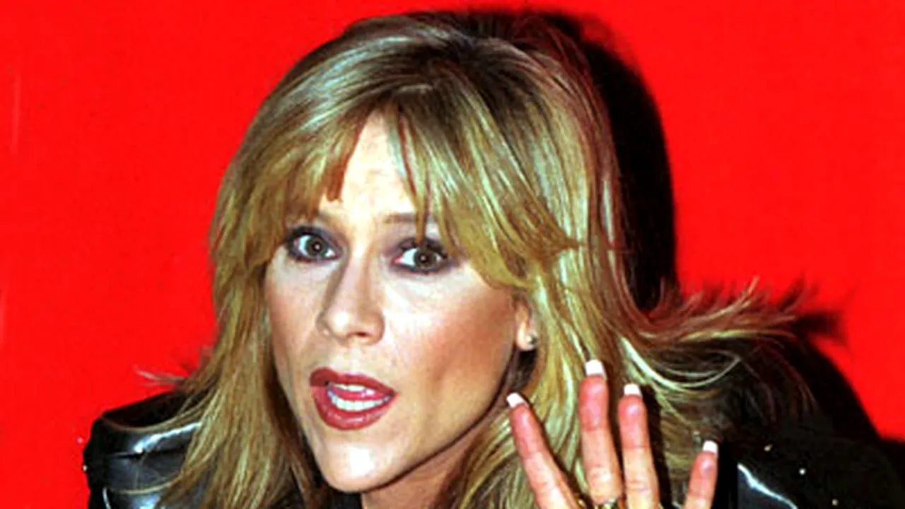Cântăreaţa Samantha Fox va susţine un concert în noaptea de Revelion, la Cluj-Napoca (Video)