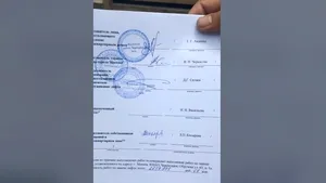 Corupţia atinge noi culmi în Rusia. Un consilier din Moscova acuză că un contract a fost semnat cu cerneală care dispare. Experimentul făcut