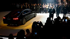 Colecție Mercedes spectaculoasă, scoasă integral la vânzare: 83 de mașini S-Class și o piesă unică în lume
