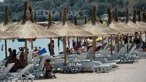 Terasă din Eforie Sud, închisă de ANPC după ce au fost găsite alimente expirate şi muşte în bucătărie