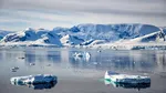 Antarctica are rezerve uriașe de aur, argint, cupru și fier. Un tratat semnat și de România interzice exploatarea lor