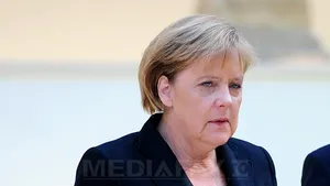 Merkel: Urmărim respectarea deciziei ca recapitalizarea băncilor să nu se facă de la sucursale