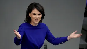 Ministrul german Baerbock îl contrazice pe Olaf Scholz: Ajutor nou pentru Kiev imediat

