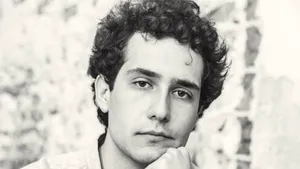 Interviu OMUL ŞI GÂNDUL: Edmond Niculuşcă şi frasinul de la Şcoala Centrală