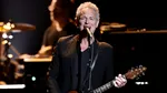 Lindsey Buckingham, chitaristul trupei Fleetwood Mac, atacat de o femeie cu o substanță necunoscută