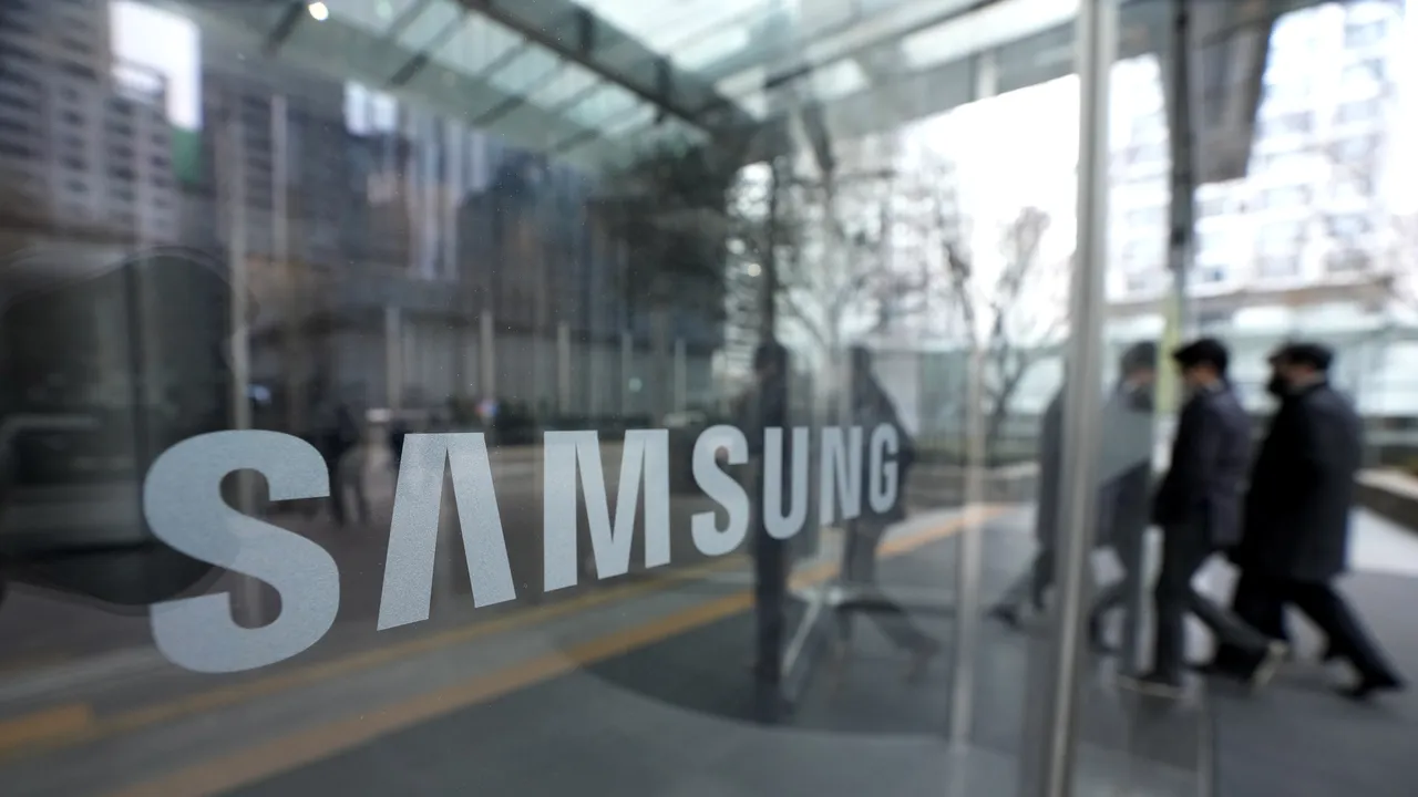 Samsung oferă diverse funcţii AI în modelele premium Galaxy S24